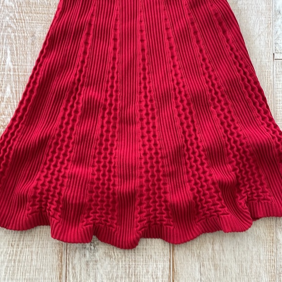 Red Zara dress - Picture 3 of 5
